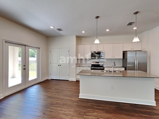 Photo - 1115 Walden Pond Dr