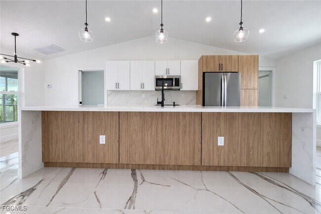 Photo - 3018 NE 1st Pl