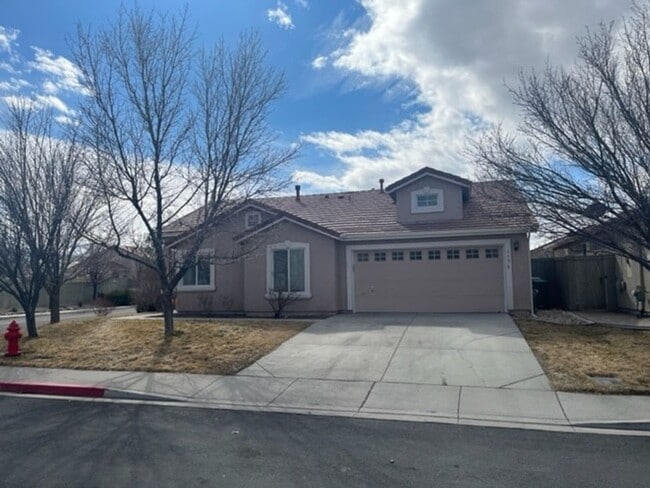 Building Photo - <b>Corner Lot 3 Bedroom 2 Bath Double Diamond Home<br><br>