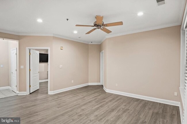 Photo - 2115 Ganton Green Unidad G-311