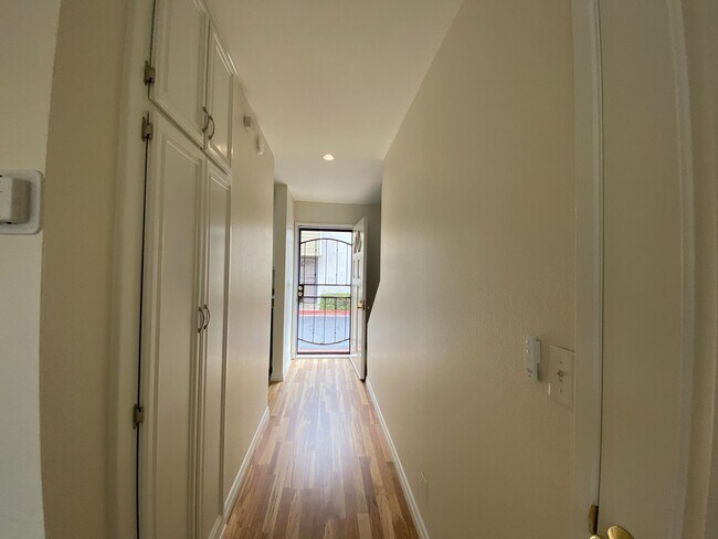 Photo - Bright and Spacious 2 Bed/1.5 Bath South O...