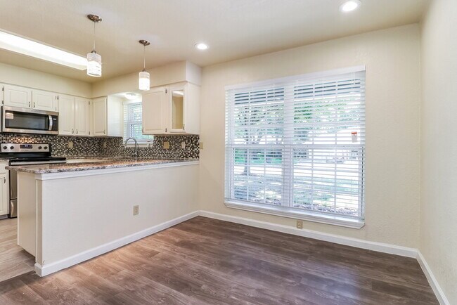 Photo - 1124 W Hills Terrace
