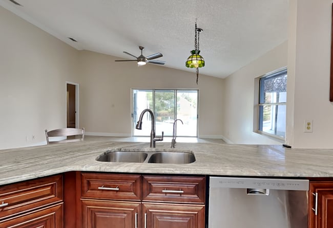 Photo - 276 Frances Ave