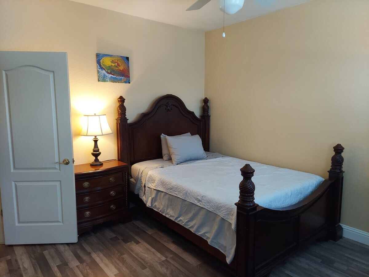 Photo - 1428 Redwood Dr