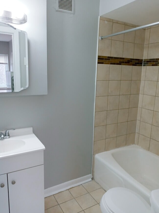 Photo - 7201 S Western Ave Unit 1