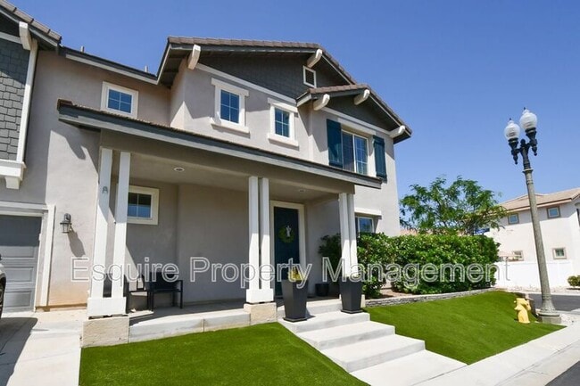 Photo - 141 Clearwood St House
