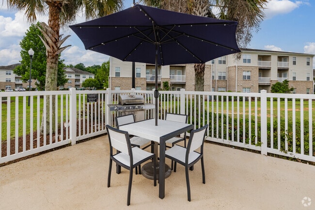 Mesas y sillas de billar - Palisades at Carters Mill