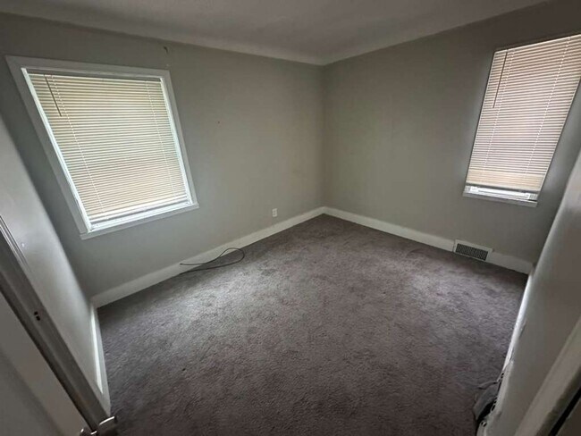 Photo - 14753 St Marys St Unit 14753 St Marys - Lower