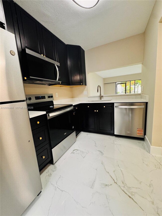 Photo - 3939 NE 5th Ave Unit C106
