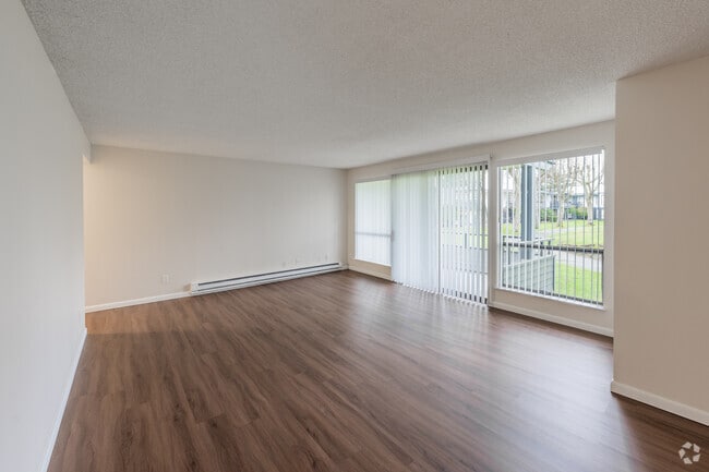 1BR, 1BA - 850SF - Living Room