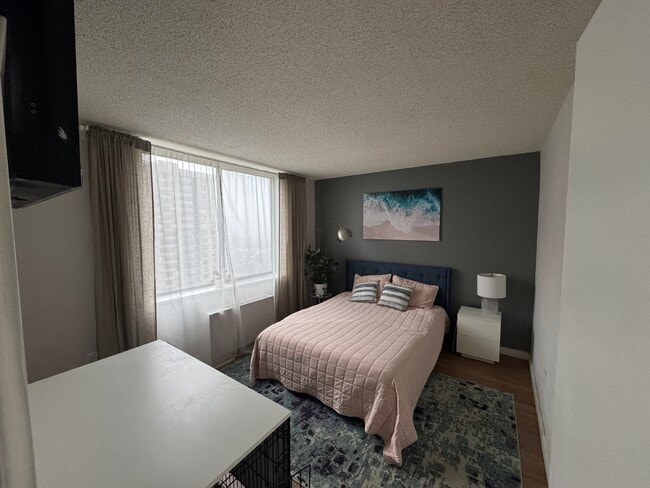 Building Photo - 3705 S George Mason Dr Unit 2018S