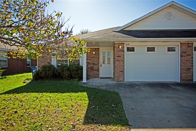 Building Photo - 58 Holly Dr