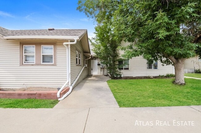 Building Photo - 861 Egbert St Rental