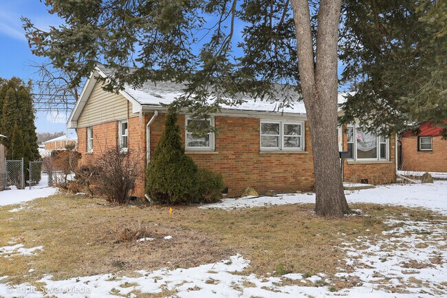 Photo - 6135 Birmingham St