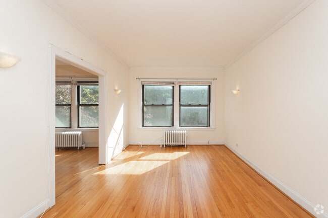 2BR, 1BA - Living Room