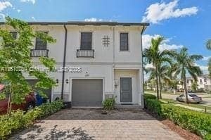 Building Photo - 689 SW 11th St Rental