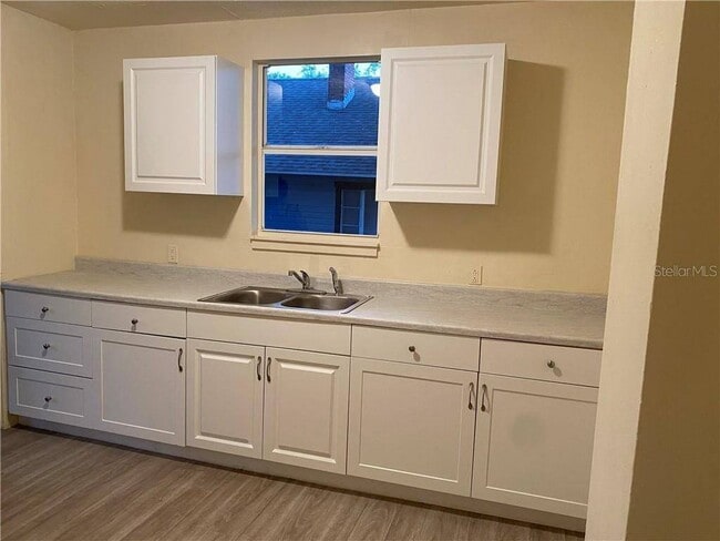 Photo - 821 Newton Ave S