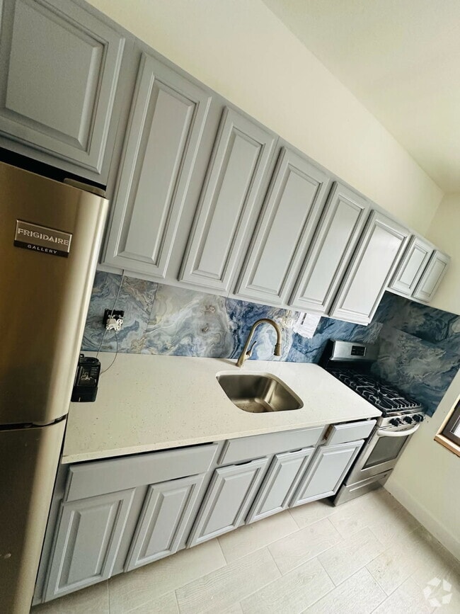 Building Photo - 6304 39th Ave Unit 3 bedroom apartment