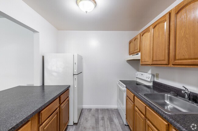 Photo - Emerald Pond Estates | 1 Bathroom Renovate... Unidad E8