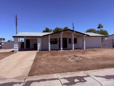 Building Photo - 8238 W Amelia Ave