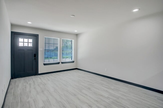 Photo - 3448 Elgin St Unidad 5