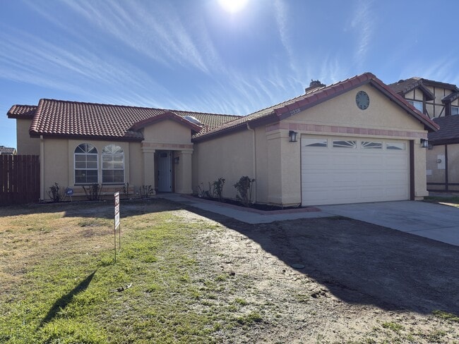 Building Photo - 2338 Langhorn St