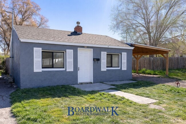 Building Photo - 1-Bedroom Home with Fenced Yard with fenced yard!