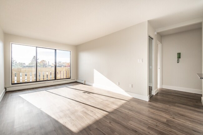 Photo - Sir Francis Drake Apartments