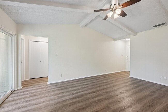 Photo - 914 Hillside Oaks Dr