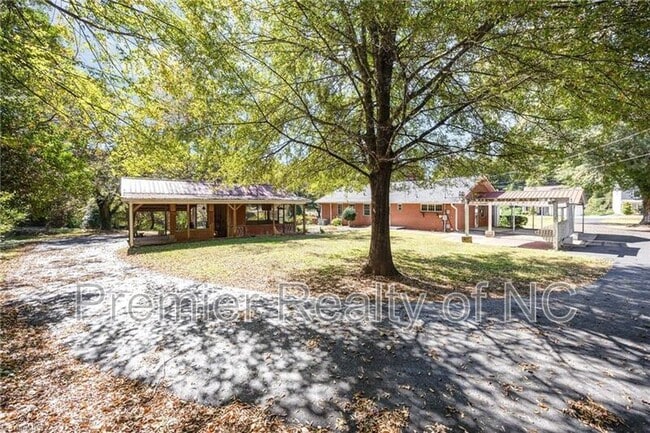 Photo - 412 S Main St Unidad A