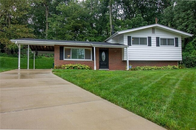 Building Photo - Kirkwood Split Level on a Cul-de-sac! Avai... Rental