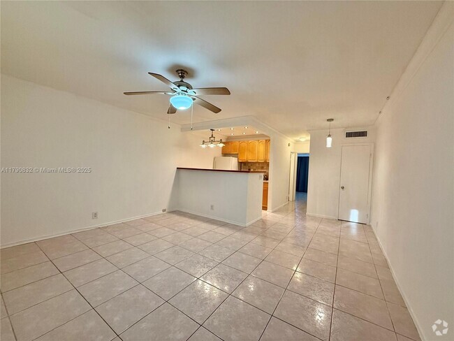 Building Photo - 467 Golden Isles Dr Unit 207 Rental