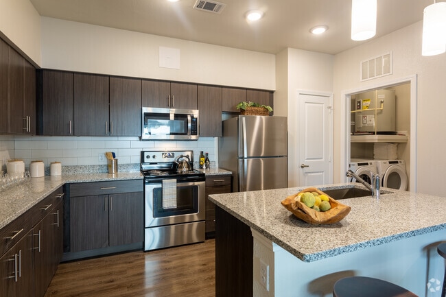 2 BR, 2 BA 960 SF
