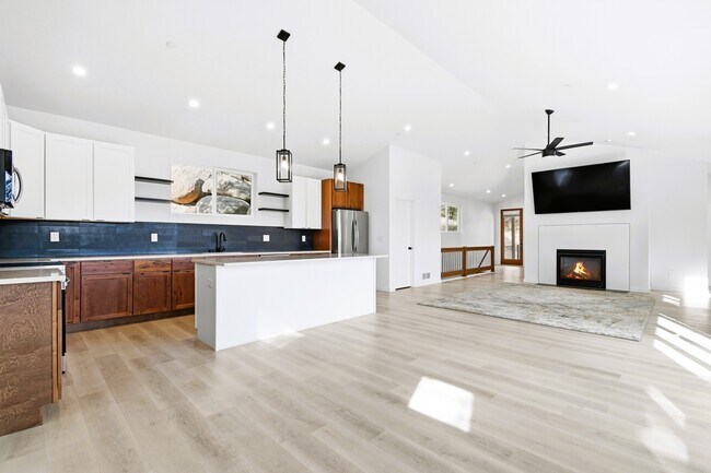 Photo - 191 Diamond Dr