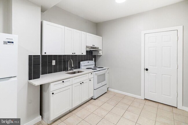 Photo - 3857 Wyalusing Ave