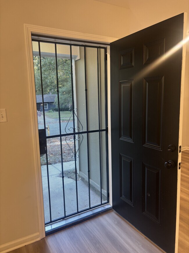 Photo - 457 Fernhill Cove