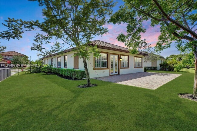 Photo - 10398 Waterside Ct