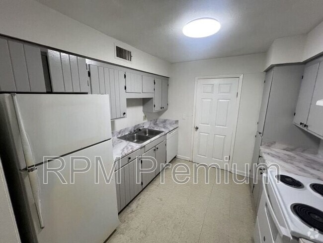 Building Photo - 2150 N Sherwood Forest Dr Unit Building #11  A Rental