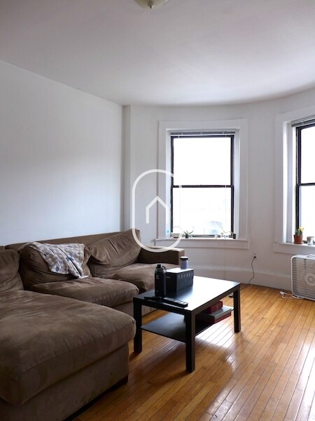 Photo - 870 Huntington Ave