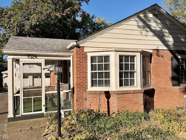 Photo - 1524 E 54th St