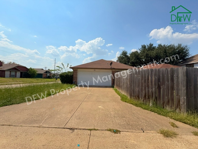 Photo - Charming Corner-Lot 2-Bedroom Home For Lease in Mesquite!