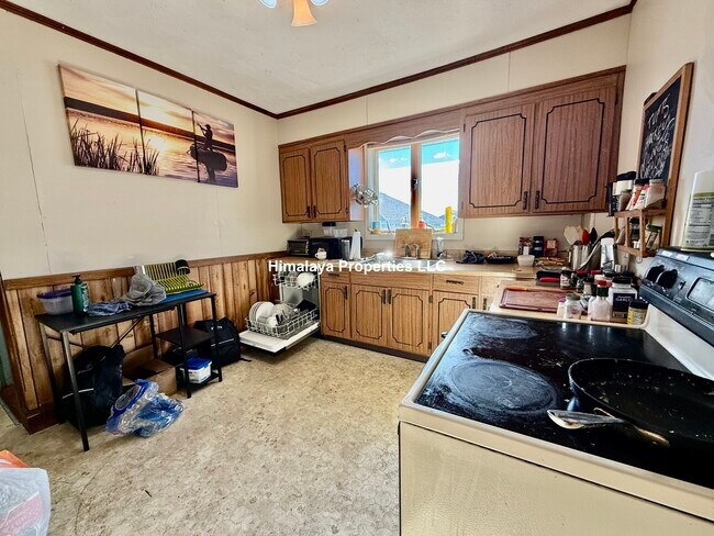 Building Photo - 112 College Ave Unit U2