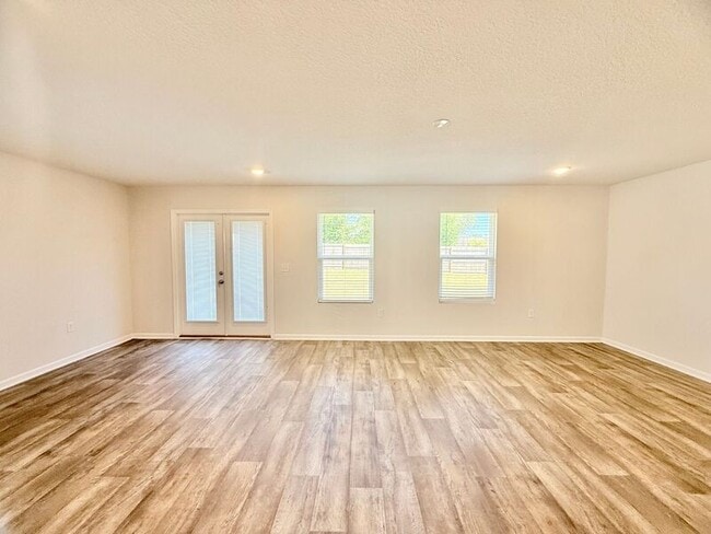 Photo - 5719 Guinevere Ln