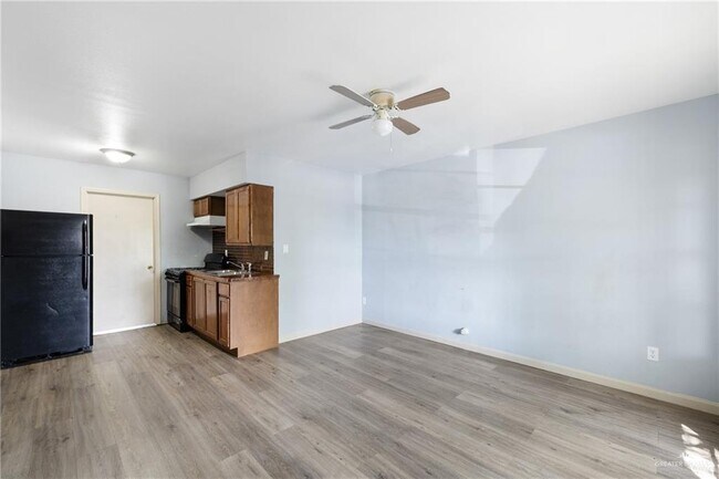 13 N Holland Ave