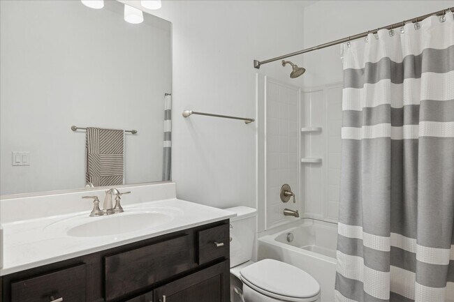 Photo - 5 Lake Vista Ct