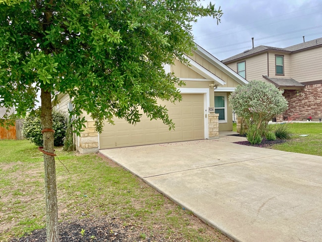 Photo - Modern 3 Bedroom Home with Office and Covered Patio in Marion