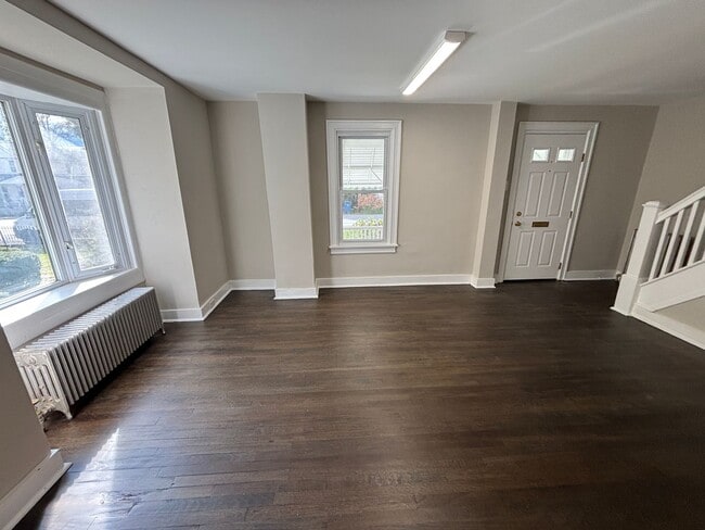 Building Photo - Newly Renovated 3-Bedroom, 2.5-Bath Home i...