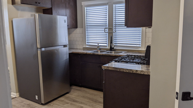 Building Photo - 2507 N LOTUS Ave Unit 2 Rental