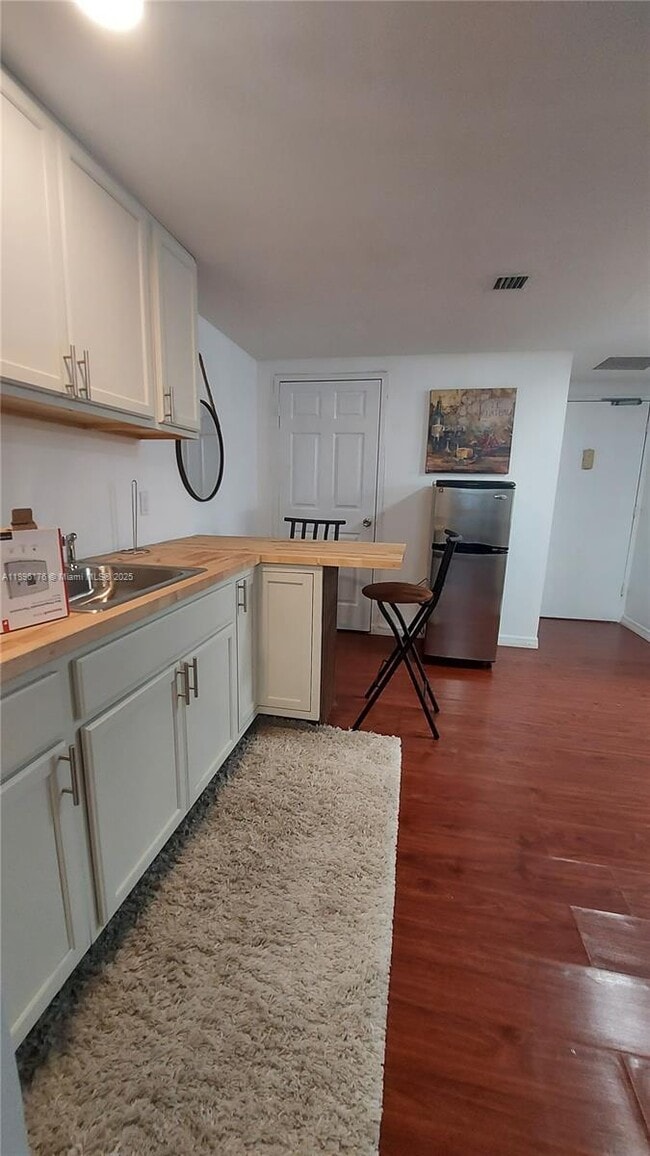 Photo - 825 Brickell Bay Dr Unit 443