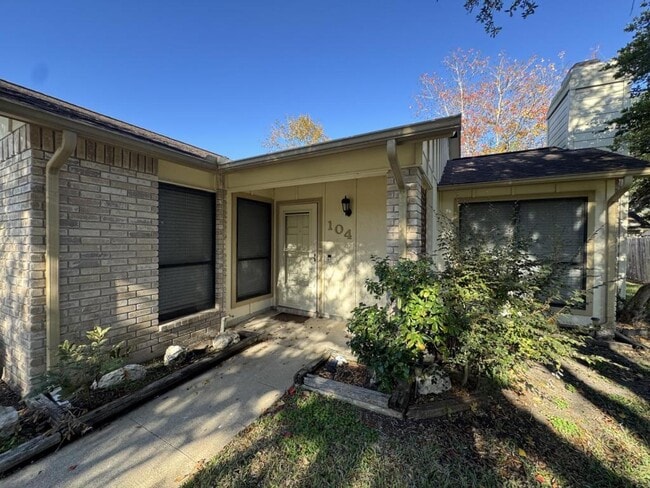 Photo - 104 Ridgewood Dr